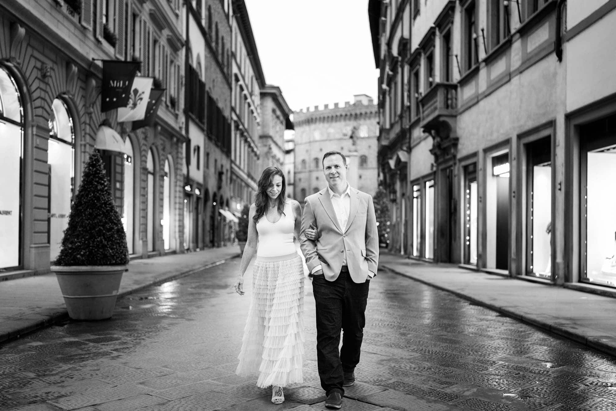 Photo of Jeff & Alisha Wiswell taken in Florence, Italy near the Uffizi Musuem by Fabio Mirulla.