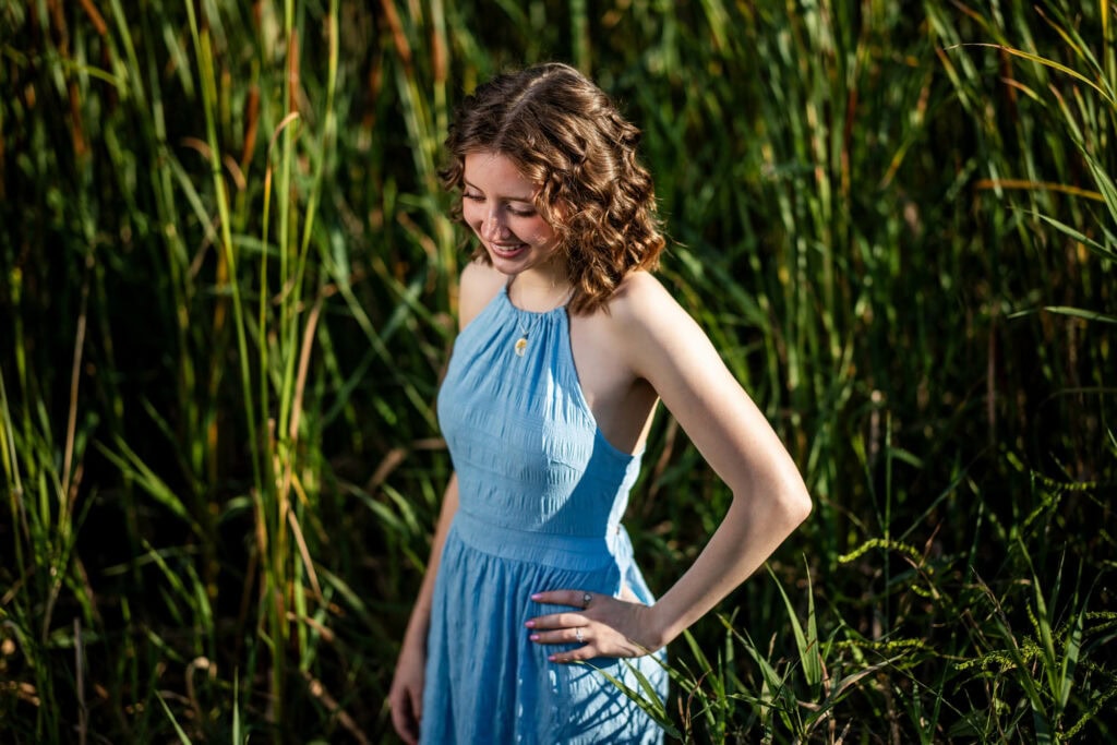 kasson mn senior portait in grass field