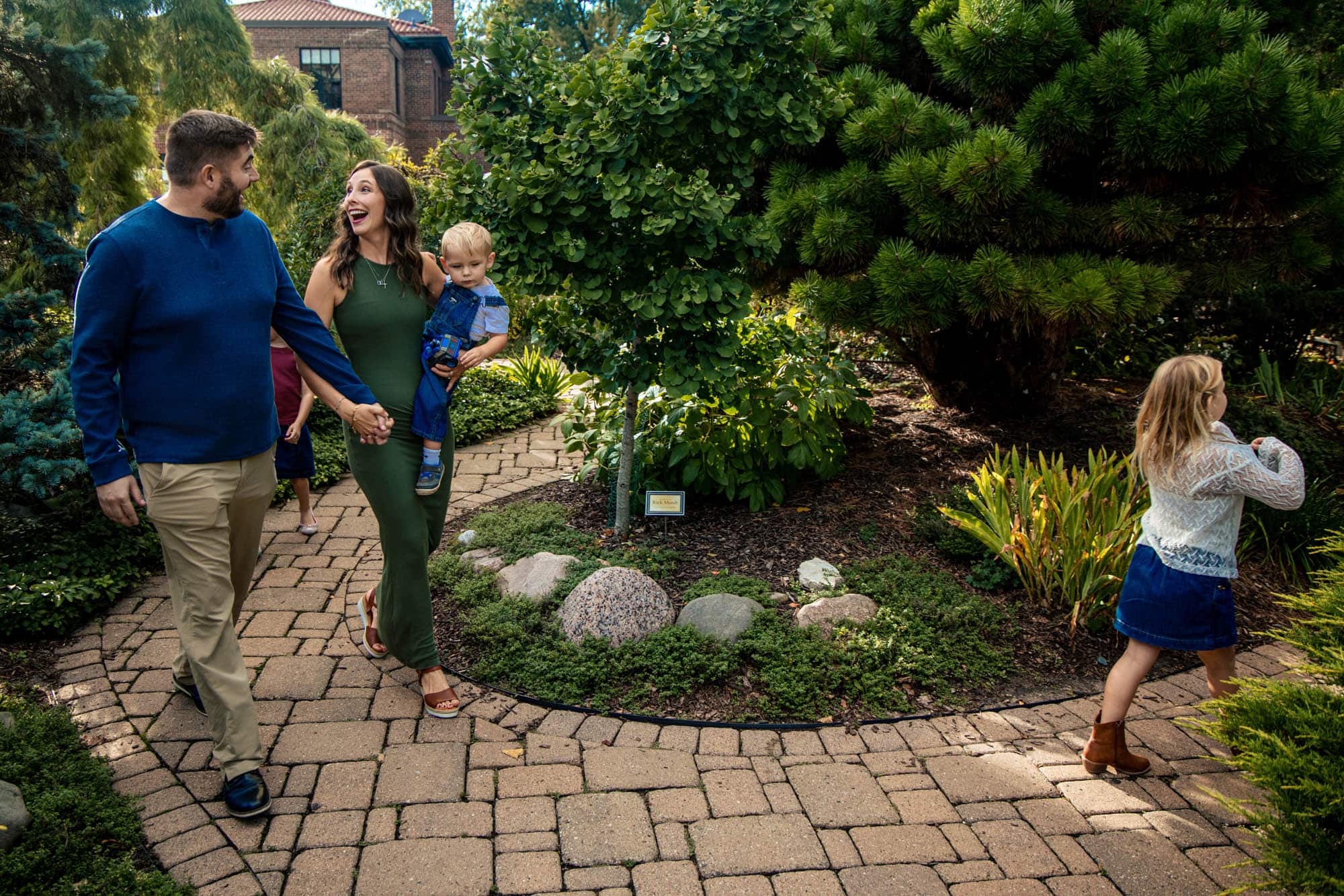 A family session — gallery frame 10