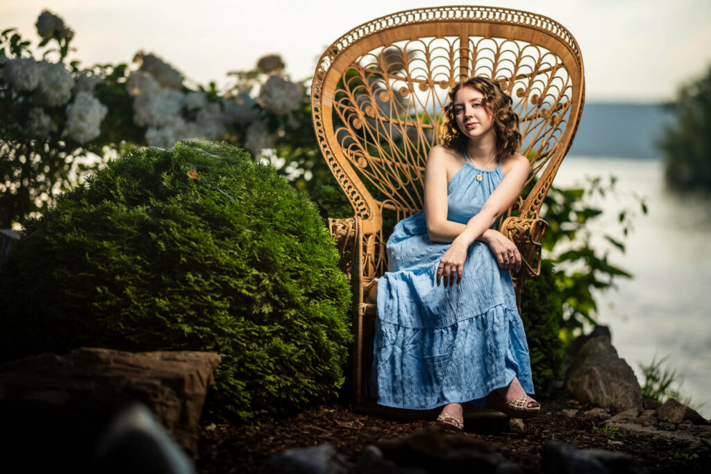 A senior session — gallery frame 9