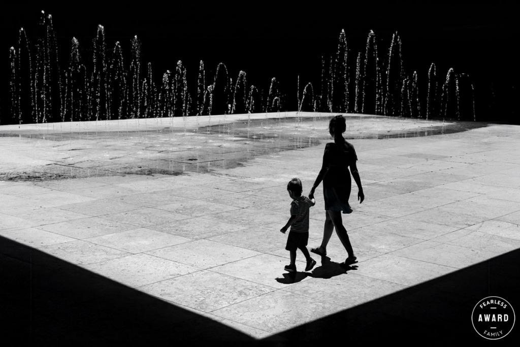Award-winning family documentary photograph by J.L. Wiswell Photography