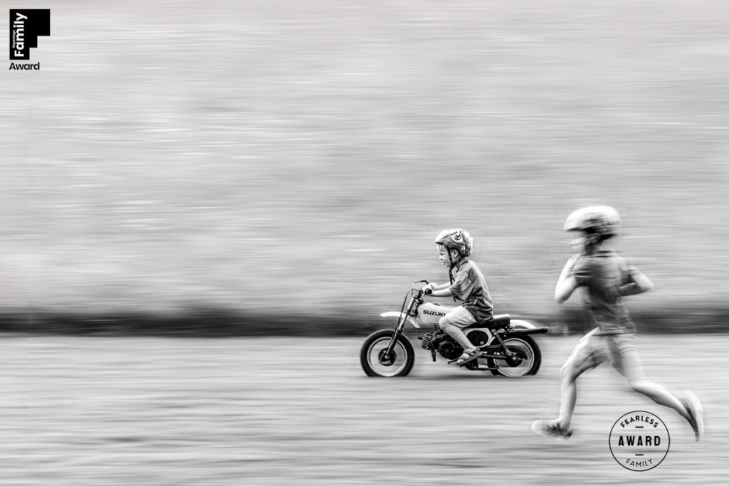 Award-winning family documentary photograph by J.L. Wiswell Photography