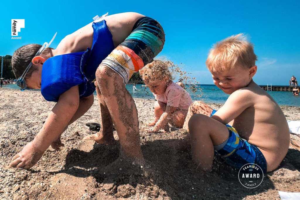Award-winning family documentary photograph by J.L. Wiswell Photography